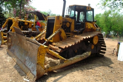 ขายด่วนรถแทรกเตอร์ CAT D5H 900,000 บาท