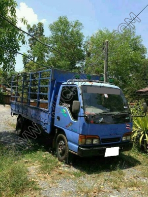 รถบรรทุก6ล้อ IZUSU NKR กระบะคาโก้คอกสูง