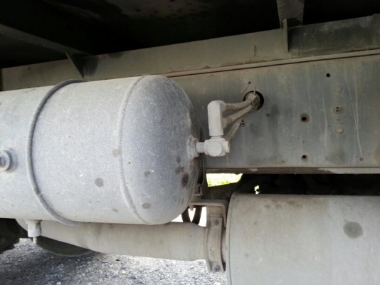 รถอีซูซุ 10 ล้อ ตู้เย็น 300 แรงม้า ปี 52  สนใจติดต่อ 081 - 6079515