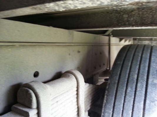 รถอีซูซุ 10 ล้อ ตู้เย็น 300 แรงม้า ปี 52  สนใจติดต่อ 081 - 6079515