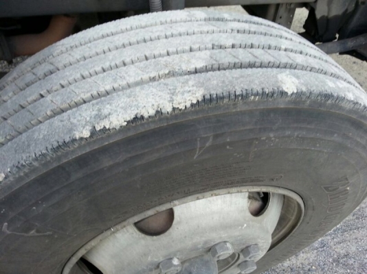 รถอีซูซุ 10 ล้อ ตู้เย็น 300 แรงม้า ปี 52  สนใจติดต่อ 081 - 6079515