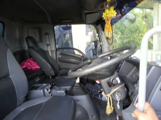 รถอีซูซุ 10 ล้อ ตู้เย็น 300 แรงม้า ปี 52  สนใจติดต่อ 081 - 6079515