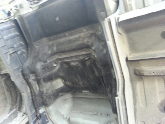 รถอีซูซุ 10 ล้อ ตู้เย็น 300 แรงม้า ปี 52  สนใจติดต่อ 081 - 6079515