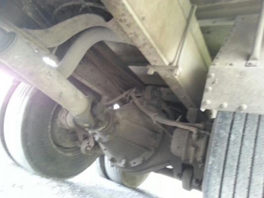 รถอีซูซุ 10 ล้อ ตู้เย็น 300 แรงม้า ปี 52  สนใจติดต่อ 081 - 6079515