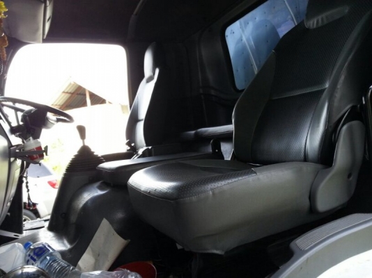 รถอีซูซุ 10 ล้อ ตู้เย็น 300 แรงม้า ปี 52  สนใจติดต่อ 081 - 6079515