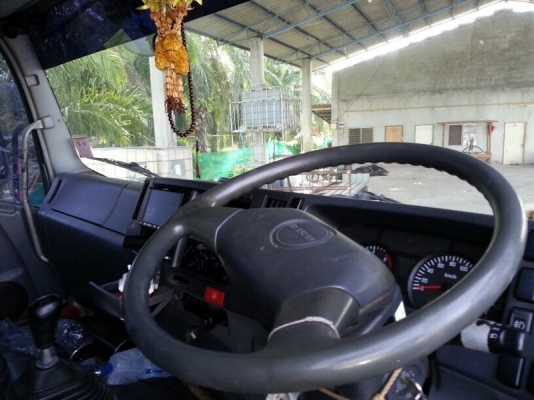 รถอีซูซุ 10 ล้อ ตู้เย็น 300 แรงม้า ปี 52  สนใจติดต่อ 081 - 6079515