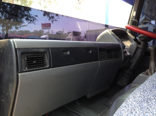 HINO  FC4J  สมอเงิน  ปี 2542  ยาว 5.50 เมตร เครื่อง 140 แรง  กะบะคาร์โก้ต่อใหม่ทั้งลูก