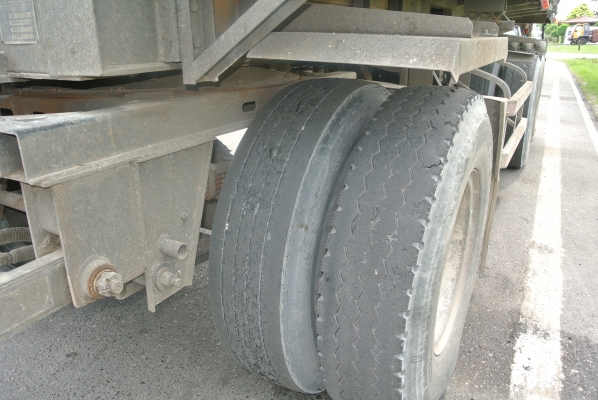 SMM สามเพลาดั้ม  ยางเพิ่งเปลี่ยนมาใหม่เป็นยางเรเดียล 6 เส้นค่ะ