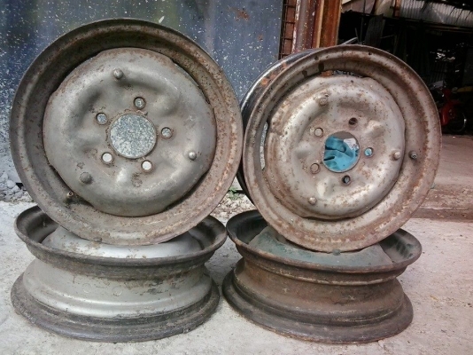 ขายล้อเดิม มาสด้า 1000 พร้อมฝาตบ คบ 4 ล้อเลยครับ