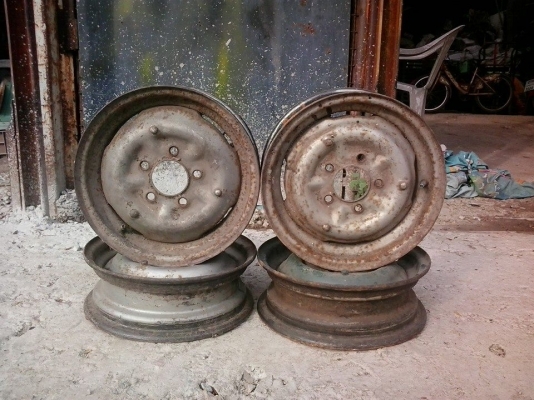 ขายล้อเดิม มาสด้า 1000 พร้อมฝาตบ คบ 4 ล้อเลยครับ