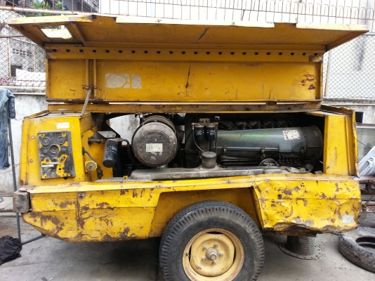 ขาย Atias Copco XA 175 ตามสภาพ เครื่องติด ลมออก พอใช้งานได้ครับ.....มีสองตัวครับ..........ราคา 320,000 บาท...ราคานี้ 2 เครื่องไม่แยกขายครั ขาย Atias Copco XA 175 ตามสภาพ เครื่องติด ลมออก พอใช้งานได้ครับ.....มีสองตัวครับ..........ราคา 320,000 บาท...ราคานี้ 2 เครื่องไม่แยกขายครั