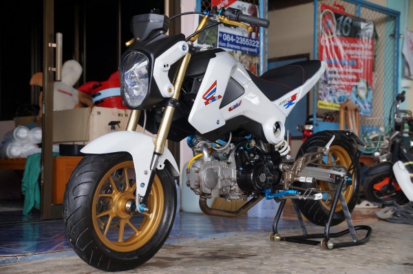 ขาย HONDA WAVE 110 CC แต่งแปลงสภาพเหมือน HONDA MSX  งานแปลงเนียนสวย แน่นหนา ได้ มาตรฐาน อะไหล่แต่งเยอะ เครื่องสตาทร์มือ ท่อแต่งเสียงโหด ระบบไฟออกครบ โดยรวมสภาพตามรูป ครับ รถมีทะเบียนพร้อมโอน ภาษี พ ร บ ขาดต่อ ปีเดียว ราคา 32900 บาท