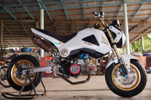 ขาย HONDA WAVE 110 CC แต่งแปลงสภาพเหมือน HONDA MSX  งานแปลงเนียนสวย แน่นหนา ได้ มาตรฐาน อะไหล่แต่งเยอะ เครื่องสตาทร์มือ ท่อแต่งเสียงโหด ระบบไฟออกครบ โดยรวมสภาพตามรูป ครับ รถมีทะเบียนพร้อมโอน ภาษี พ ร บ ขาดต่อ ปีเดียว ราคา 32900 บาท