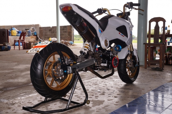 ขาย HONDA WAVE 110 CC แต่งแปลงสภาพเหมือน HONDA MSX  งานแปลงเนียนสวย แน่นหนา ได้ มาตรฐาน อะไหล่แต่งเยอะ เครื่องสตาทร์มือ ท่อแต่งเสียงโหด ระบบไฟออกครบ โดยรวมสภาพตามรูป ครับ รถมีทะเบียนพร้อมโอน ภาษี พ ร บ ขาดต่อ ปีเดียว ราคา 32900 บาท