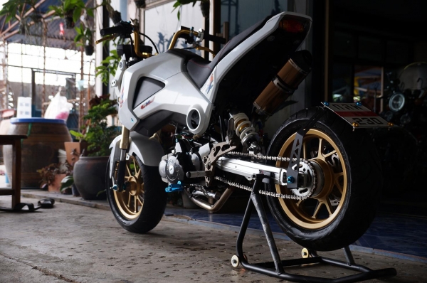 ขาย HONDA WAVE 110 CC แต่งแปลงสภาพเหมือน HONDA MSX  งานแปลงเนียนสวย แน่นหนา ได้ มาตรฐาน อะไหล่แต่งเยอะ เครื่องสตาทร์มือ ท่อแต่งเสียงโหด ระบบไฟออกครบ โดยรวมสภาพตามรูป ครับ รถมีทะเบียนพร้อมโอน ภาษี พ ร บ ขาดต่อ ปีเดียว ราคา 32900 บาท