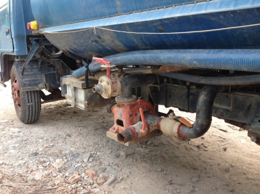 ขายรถบรรทุกนํ้า 6 ล้อ   ISUZU   พร้อมใช้