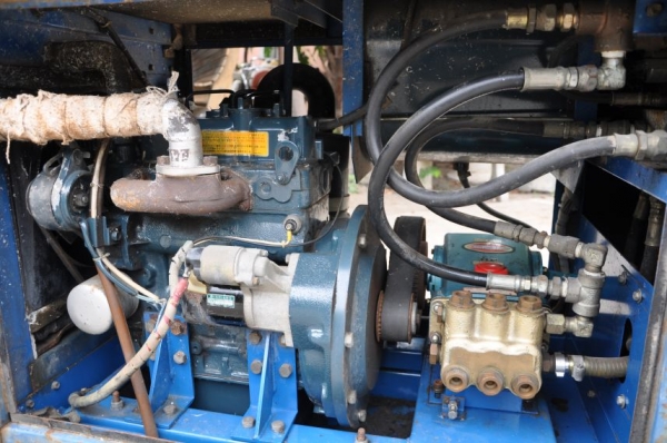 ขายเครื่องฉีดน้ำแรงดัดสูง3สูบKUBOTA อุปกรณ์ครบ สวยเดิมจากญี่ปุ่น ยังไม่เคยใช้ในไทย 45,000เท่านั้น