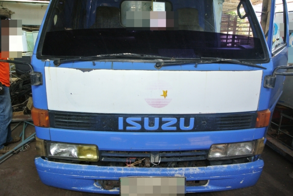 ISUZU NKR เฉพาะหัวคัซซี