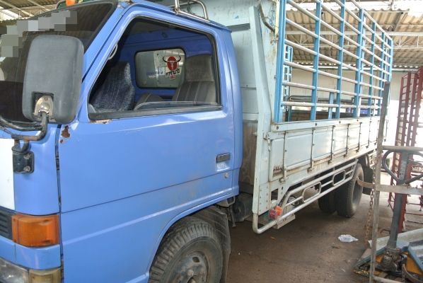 ISUZU NKR เฉพาะหัวคัซซี