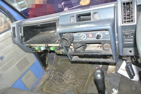 ISUZU NKR เฉพาะหัวคัซซี