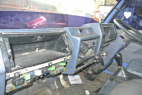 ISUZU NKR เฉพาะหัวคัซซี