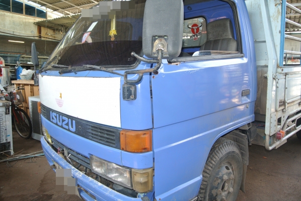 ISUZU NKR เฉพาะหัวคัซซี