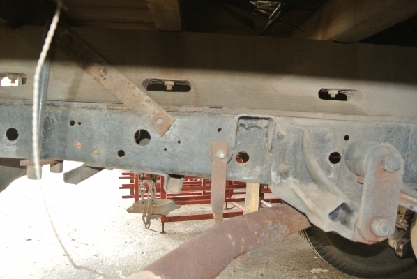 ISUZU NKR เฉพาะหัวคัซซี