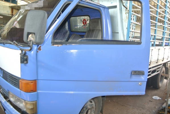 ISUZU NKR เฉพาะหัวคัซซี