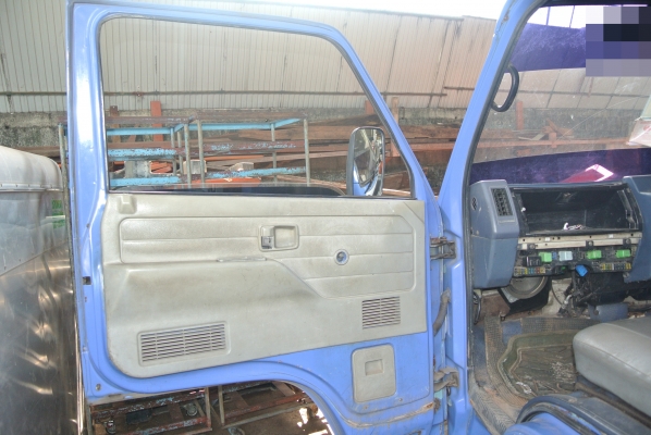 ISUZU NKR เฉพาะหัวคัซซี