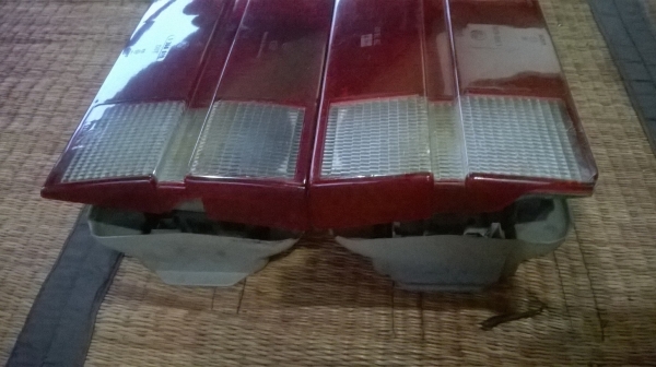 ไฟท้าย BMW E30 สองชั้น