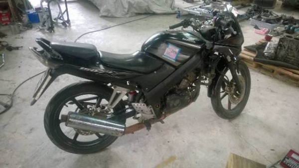 ขาย CBR 150 ปี52 ทะเบียนพร้อมโอน ขาย CBR 150 ปี52 ทะเบียนพร้อมโอน