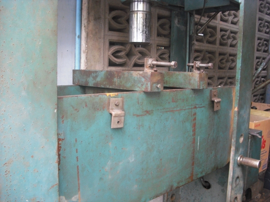 ขายแท่นอัดไฮโดรลิค TOYO ขนาด 100 ตัน