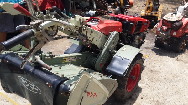 รถพรวนดิน