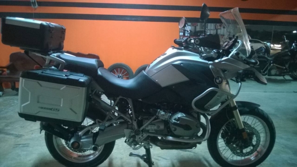 ขาย bmw r1200gs ปี 2008 รถศูนย์บาร์เซโลน่า รัชดา ทะเบียนแท้ ภาษีเต็ม สภาพสมบูรณ์ ABS รถสวย พร้อมใช้ ขาย 780000  0811160919