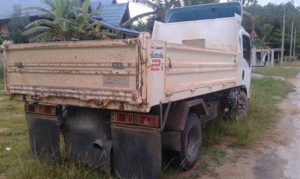 รถอีซูซุ 6 ล้อดั้ม 150 แรงม้า ปี 55 สนใจติดต่อ 081 - 6079515 รถอีซูซุ 6 ล้อดั้ม 150 แรงม้า ปี 55 สนใจติดต่อ 081 - 6079515