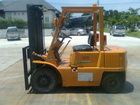 ขาย mitsubishi ขนาด 2.5 ตัน เครื่องยนต์ ดีเซล