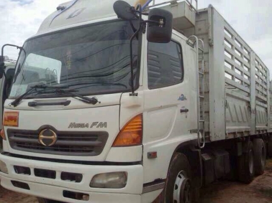 ขายรถบรรทุกสิบล้อไม่ดัมพ์ HINO MEGA เครื่อง 260 แรง ปลายปี 49 กระบะสามมิตรคอกเกษตรไม่ดัมพ์ มีระบบลากพ่วง