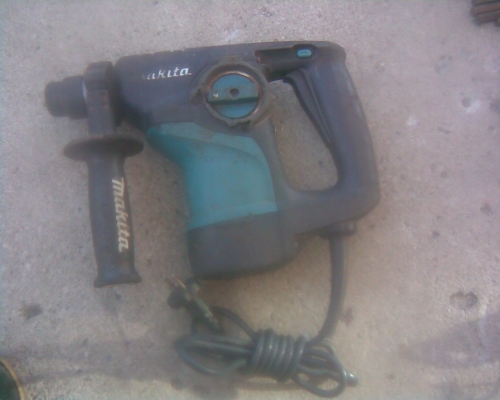 สว่านโรตารีมากีตา 3 ระบบสภาพเดิมๆครับ เป็นของมากีตาแท้ครับ  โรตารี  3  ระบบ  ระบบกระแทก  ธรรมดา  และแย๊กได้ครับ  ราคานี้สุดคุ้มครับใช้ยาวครับรุ่นนี้