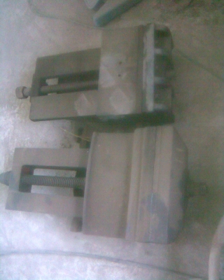 ปากกา 11 นิ้วปากกาตัวใหญ่ครับเนื้อเหล็กดี สามารถปรับองศาได้ครับ ขนาดปาก 11  นิ้ว  ความยาวจากปากถึงท้ายประมาณ 57 ซ.ม ครับปากสวยๆครับไม่บิ่นครับราคานี้คุ้มมากครับ  มี 2  ตัวครับ