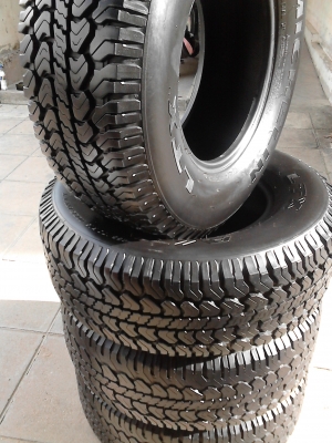 255/70R15  MICHELIN  LTX  A/T สวย ไม่มีปะทั้ง 4 เส้น  ติดต่อโทร.081-427-3941