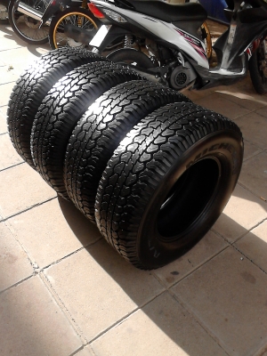 255/70R15  MICHELIN  LTX  A/T สวย ไม่มีปะทั้ง 4 เส้น  ติดต่อโทร.081-427-3941