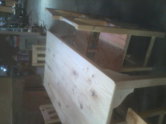 ขายโต๊ะอาหาร ไม้สนอย่างดี  อยู่ จ.ร้อยเอ็ด  ส่งทั่วประเทศ