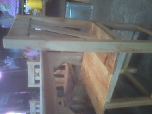 ขายโต๊ะอาหาร ไม้สนอย่างดี  อยู่ จ.ร้อยเอ็ด  ส่งทั่วประเทศ