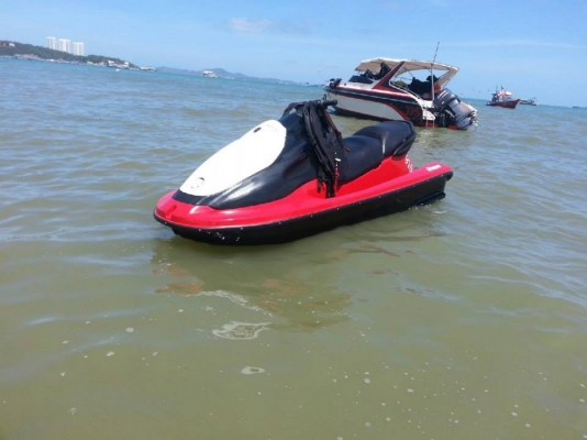 เจ็ทสกียี่ห้อ Yamaha vx1100 สนใจติดต่อ 090-268-2228