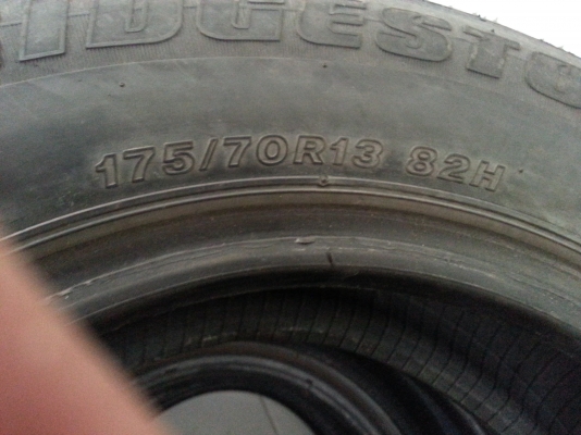 ขาย  175/70/13 4เส้น ขาย2500