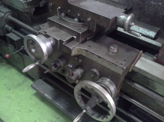 เครื่องกลึง 8 ฟุต รุ่นหนัก 500x1500 เกียร์บล็อค 3 เพลา พร้อมมีเบรค กลึงเกลียวนิ้วและมิลไม่ต้องเปลี่ยนเฟือง เครื่องกลึง 8 ฟุต รุ่นหนัก 500x1500 เกียร์บล็อค 3 เพลา พร้อมมีเบรค กลึงเกลียวนิ้วและมิลไม่ต้องเปลี่ยนเฟือง