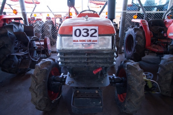 AUC Code 032 แทรกเตอร์ KUBOTA L4508 ราคา เริ่มต้นการประมูล 170,000 บาท