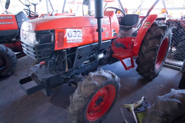 AUC Code 032 แทรกเตอร์ KUBOTA L4508 ราคา เริ่มต้นการประมูล 170,000 บาท