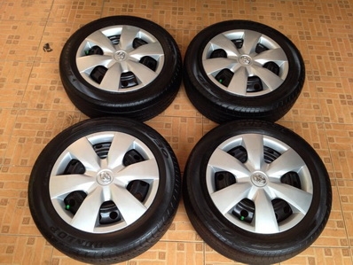 ล้อ 15 นิ้วVIOS 5 นิ้ว สภาพสวย 4รู100 (ยางขายไปแล้วมีแต่กะทะฝาครอบกะทะ ลดราคาเหลือ 2000)