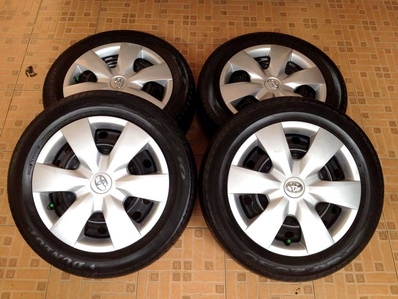 ล้อ 15 นิ้วVIOS 5 นิ้ว สภาพสวย 4รู100 (ยางขายไปแล้วมีแต่กะทะฝาครอบกะทะ ลดราคาเหลือ 2000)